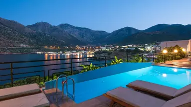 TROULIS APART HOTEL
