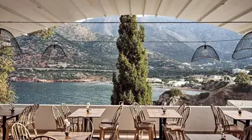 TROULIS APART HOTEL