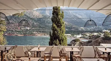 TROULIS APART HOTEL