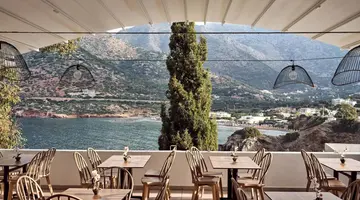 TROULIS APART HOTEL