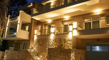 TROULIS APART HOTEL
