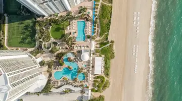 Trump International Beach Resort