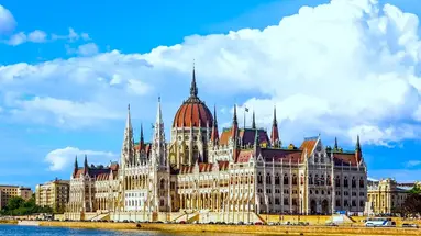 TRZY STOLICE, PERŁY DUNAJU