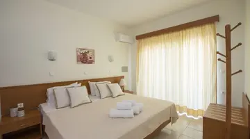 Tsambikos Apartments