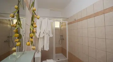 Tsambikos Apartments