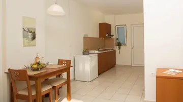Tsambikos Apartments
