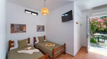 Tselios Apartments & Studios