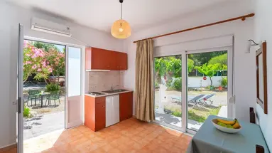 Tselios Apartments & Studios