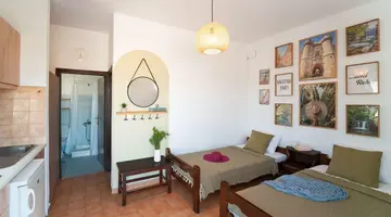 Tselios Apartments & Studios