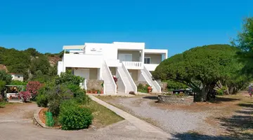 Tselios Apartments & Studios
