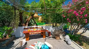 Tselios Apartments & Studios