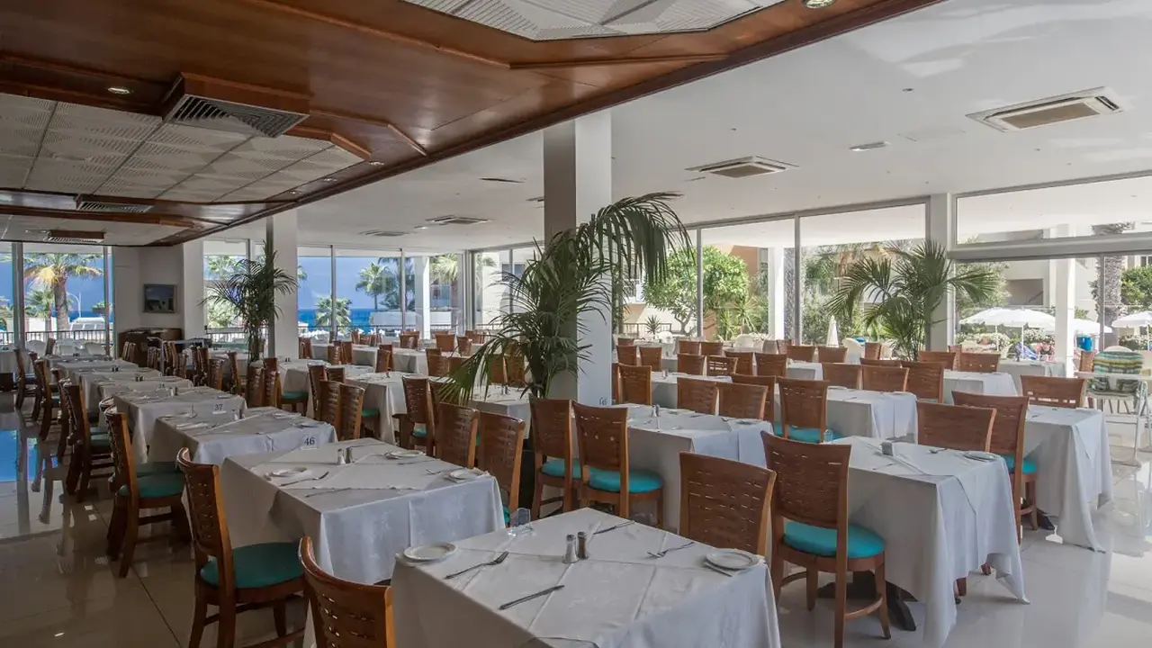 Tsokkos Beach Hotel