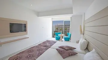 Tsokkos Beach Hotel