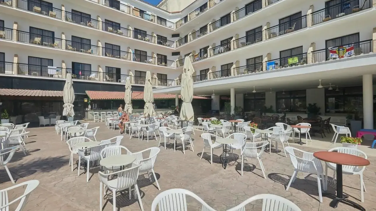 Tsokkos Gardens Apartments