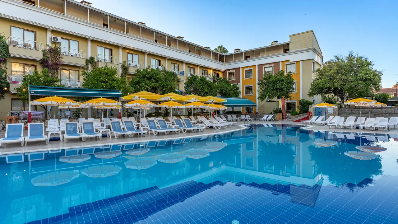 TU CASA GELIDONYA HOTEL