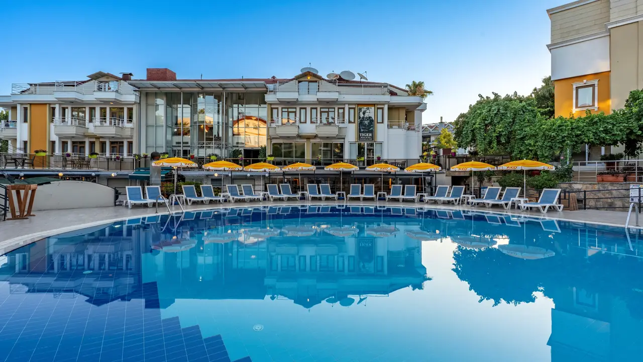 TU CASA GELIDONYA HOTEL