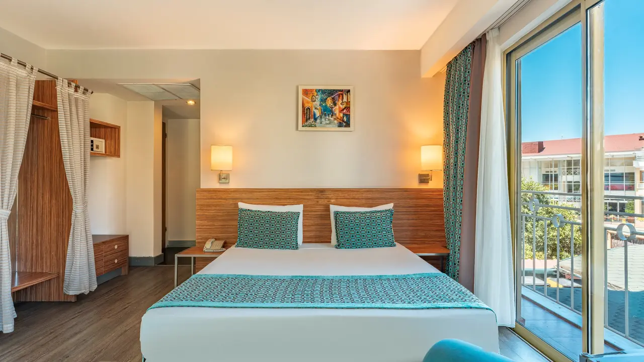 TU CASA GELIDONYA HOTEL