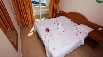 Tuntas Family Suites