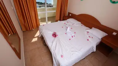 Tuntas Family Suites