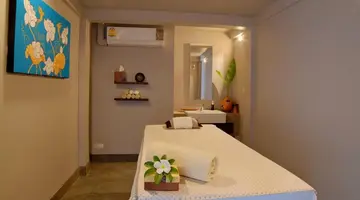 Twin Lotus Resort & Spa