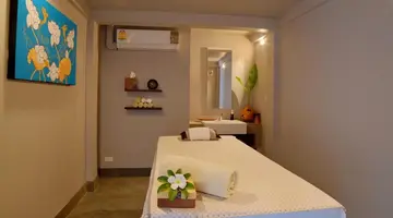 Twin Lotus Resort & Spa