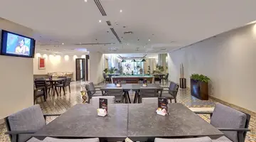 Two Seasons Hotel & Apartments