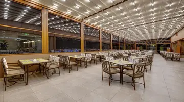 Two Seasons Hotel & Apartments