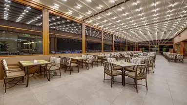 Two Seasons Hotel & Apartments