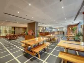 Two Seasons Hotel & Apartments
