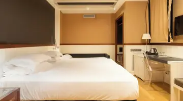 U232 Hotel