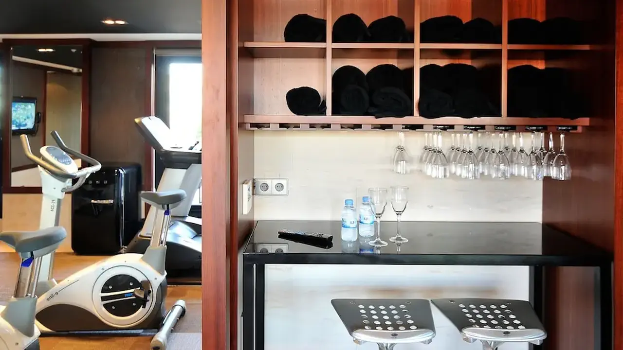 U232 Hotel