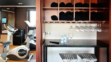 U232 Hotel