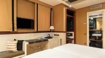U232 Hotel