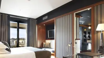 U232 Hotel