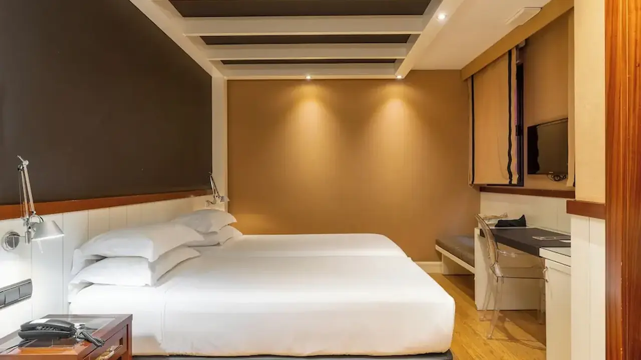 U232 Hotel