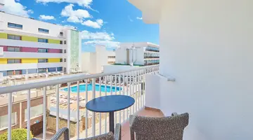 Universal Hotel Bikini