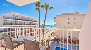 Universal Hotel Bikini