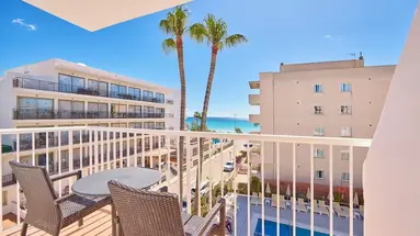 Universal Hotel Bikini