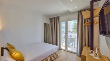 Universal Hotel Bikini