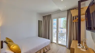 Universal Hotel Bikini