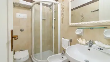 UNIVERSAL HOTEL
