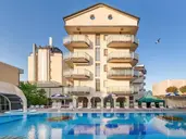 UNIVERSAL HOTEL