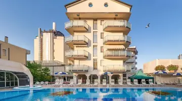 UNIVERSAL HOTEL