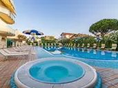 UNIVERSAL HOTEL