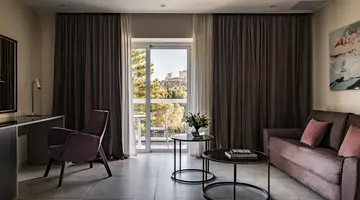 Urban Valley Resort & Spa