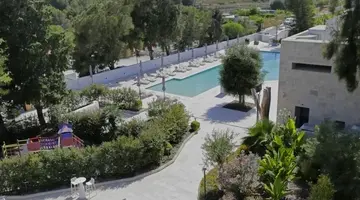 Urban Valley Resort & Spa