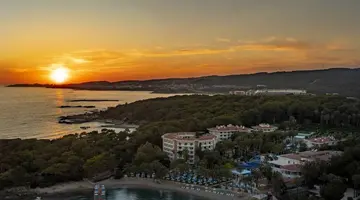 UTOPIA RESORT & RESIDENCE