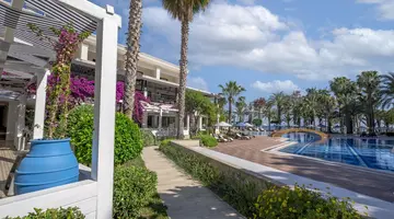 UTOPIA RESORT & RESIDENCE