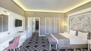UTOPIA RESORT & RESIDENCE