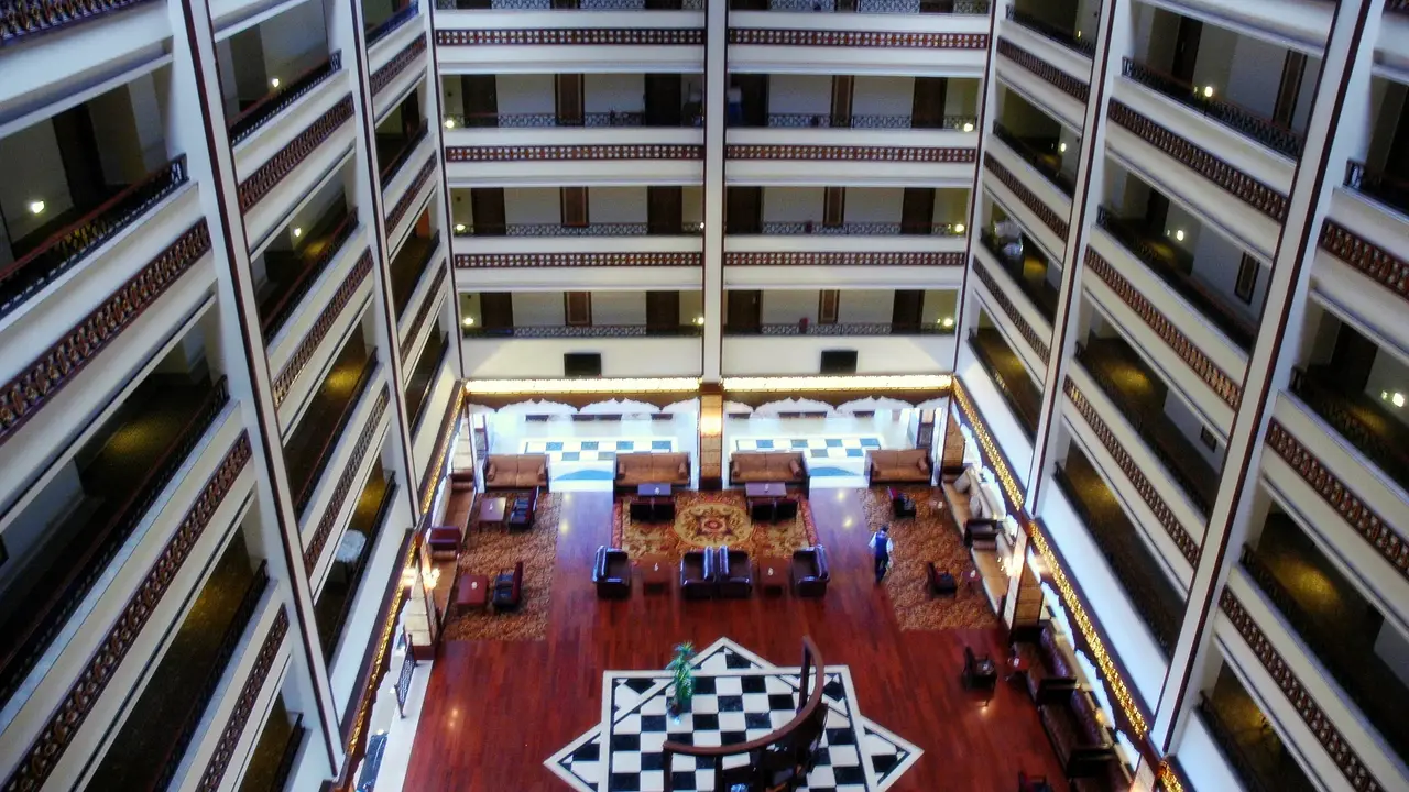 UTOPIA WORLD DE LUXE HOTEL